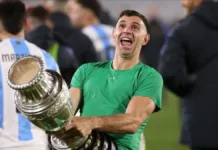 Dibu Martínez: la mentalidad ganadora que desafía a los perdedores.