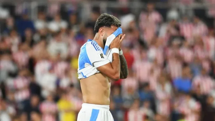 Scaloni pierde a una estrella clave: desafectación de la Selección Argentina. Scaloni pierde a una estrella clave: desafectación de la Selección Argentina.
