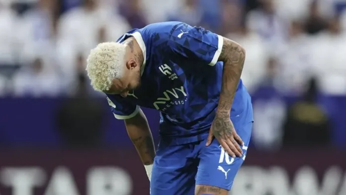 El club rechaza fichar a Neymar por su reciente lesión y falta de garantías médicas. El club rechaza fichar a Neymar por su reciente lesión y falta de garantías médicas.