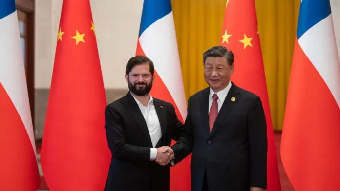 Gabriel Boric y Xi Jinping: fortaleciendo la colaboración entre Chile y China.