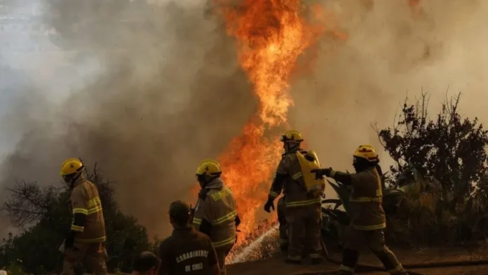 Quilpé en alerta roja: incendios forestales amenazan la seguridad de la región. Quilpé en alerta roja: incendios forestales amenazan la seguridad de la región.