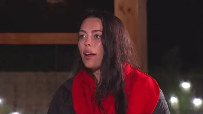 Daniela Aránguiz estalla contra Claudia Schmidt en un nuevo enfrentamiento. Daniela Aránguiz estalla contra Claudia Schmidt en un nuevo enfrentamiento.