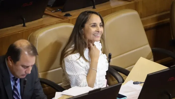 La Cámara de Diputados apoya a Carla Morales en tratamientos contra el cáncer. La Cámara de Diputados apoya a Carla Morales en tratamientos contra el cáncer.