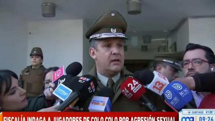 Arturo Vidal fue controlado en la 37º Comisaría de Vitacura por Carabineros. Arturo Vidal fue controlado en la 37º Comisaría de Vitacura por Carabineros.