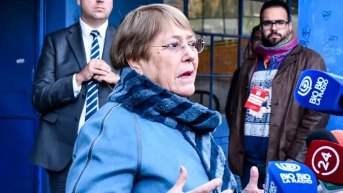 Bachelet: "Las fuerzas políticas deben sacar conclusiones en esta segunda vuelta". Bachelet: "Las fuerzas políticas deben sacar conclusiones en esta segunda vuelta".