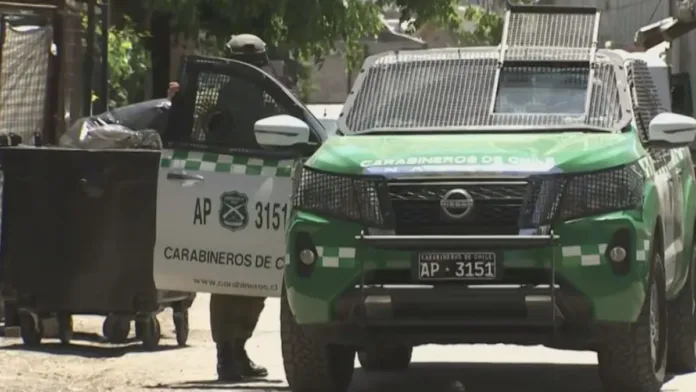 Operativo en Bajos de Mena: GOPE detiene a sujeto armado en departamentos. Operativo en Bajos de Mena: GOPE detiene a sujeto armado en departamentos.