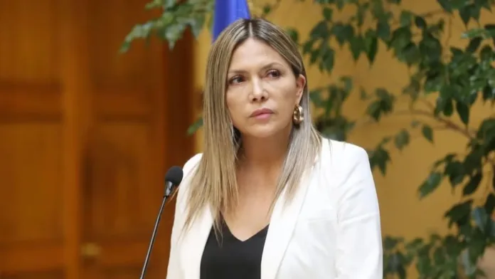 La diputada Marlene Pérez celebra el fin de la "tómbola" en el Sistema de Admisión Escolar. La diputada Marlene Pérez celebra el fin de la "tómbola" en el Sistema de Admisión Escolar.