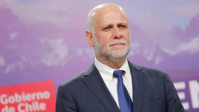Ministro Elizalde aclara que no habrá "efecto llamado" por regularización migrante. Ministro Elizalde aclara que no habrá "efecto llamado" por regularización migrante.