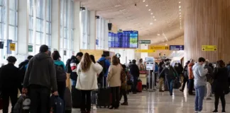 Gerente de Achila sobre problemas en vuelos y filas en el Aeropuerto de Santiago.