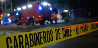 Bomberos enfrentan emboscada en Renca mientras responden a un incendio.