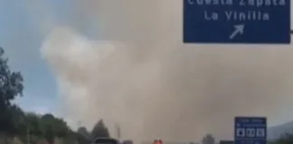 Incendio forestal en Casablanca: brigadas en acción en la Ruta 68.