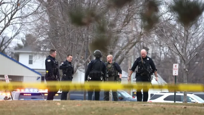 Tiroteo en colegio de Wisconsin: al menos tres muertos Tiroteo en colegio de Wisconsin: al menos tres muertos