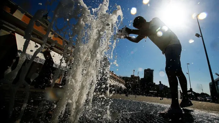 Calor en Chile 2024: Santiago alcanzará los 30 grados a esta hora. Calor en Chile 2024: Santiago alcanzará los 30 grados a esta hora.