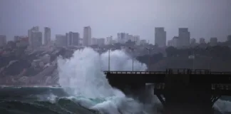 Aviso de marejadas: peak del fenómeno entre Arica y Biobío