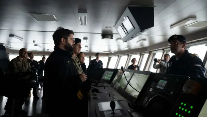 El Presidente Boric inicia misiones antárticas a bordo del rompehielos Almirante Viel. El Presidente Boric inicia misiones antárticas a bordo del rompehielos Almirante Viel.