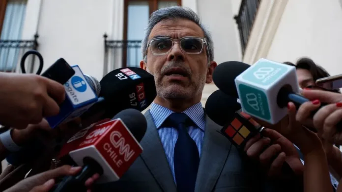 Luis Cordero critica la polémica sobre aborto: "disputa ficticia y obvia". Luis Cordero critica la polémica sobre aborto: "disputa ficticia y obvia".
