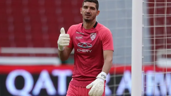 De chofer a portero: la inspiradora historia de un futuro campeón en Chile. De chofer a portero: la inspiradora historia de un futuro campeón en Chile.
