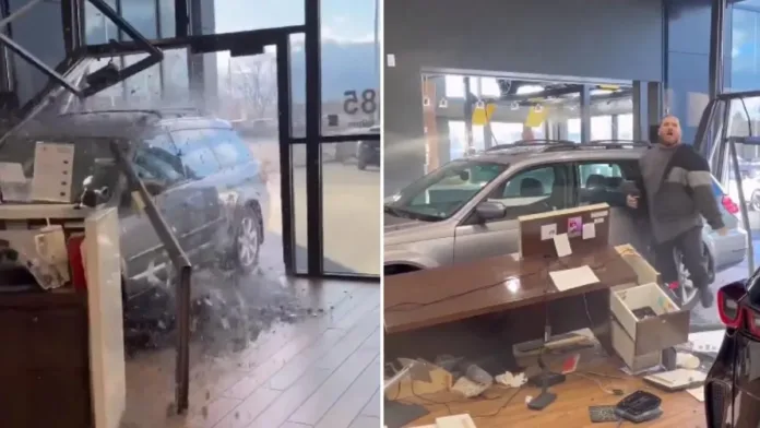 Un hombre furioso choca su auto nuevo contra la tienda donde lo compró en EEUU. Un hombre furioso choca su auto nuevo contra la tienda donde lo compró en EEUU.