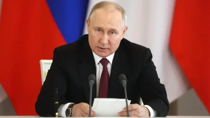 Putin se disculpa tras la caída del avión azerbaiyano; sistema antiaéreo ruso activo. Putin se disculpa tras la caída del avión azerbaiyano; sistema antiaéreo ruso activo.
