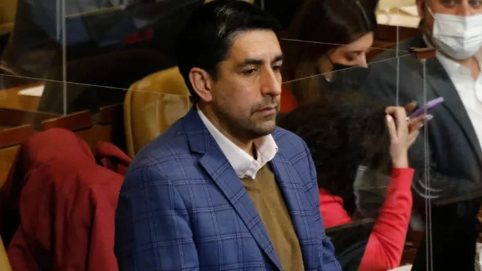 Diputado Barría denuncia despidos masivos en municipios de Osorno como "podadora". Diputado Barría denuncia despidos masivos en municipios de Osorno como "podadora".