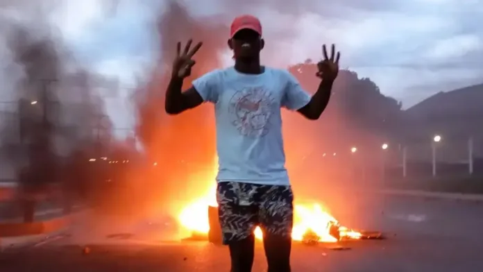 Disturbios tras elecciones en Mozambique dejan al menos 21 muertos y varios heridos. Disturbios tras elecciones en Mozambique dejan al menos 21 muertos y varios heridos.