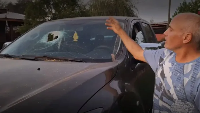 El esposo relata el impactante momento tras el ataque a su esposa en el auto. El esposo relata el impactante momento tras el ataque a su esposa en el auto.