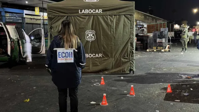 Tres homicidios recientes en la RM: un fin de semana trágico y alarmante. Tres homicidios recientes en la RM: un fin de semana trágico y alarmante.