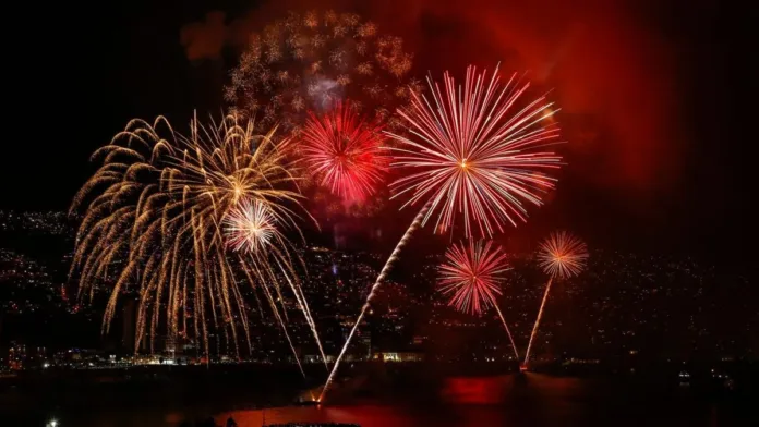 La alcaldesa de Valparaíso sobre la posible suspensión de fuegos artificiales por marejadas. La alcaldesa de Valparaíso sobre la posible suspensión de fuegos artificiales por marejadas.