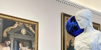 Picasso y Koons: un diálogo artístico en la mágica Alhambra.
