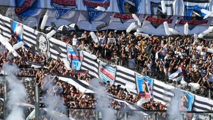 Llegó el momento... El exgoleador de Colo Colo se despide del fútbol profesional. Llegó el momento... El exgoleador de Colo Colo se despide del fútbol profesional.
