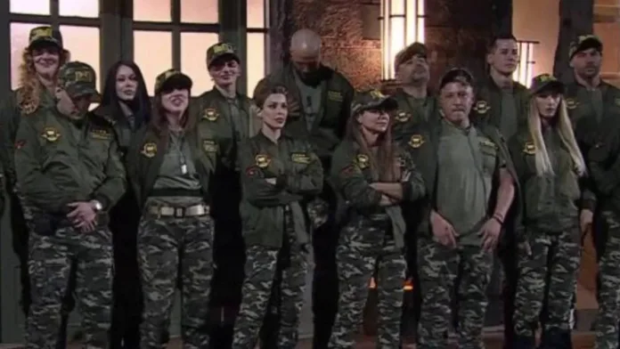 La comandante en su oficina: escándalo por filtraciones de pareja en Palabra de Honor. La comandante en su oficina: escándalo por filtraciones de pareja en Palabra de Honor.