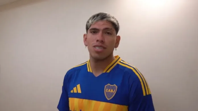 Carlos Palacios: "Desde pequeño era hincha de Boca Juniors" tras su llegada al club. Carlos Palacios: "Desde pequeño era hincha de Boca Juniors" tras su llegada al club.