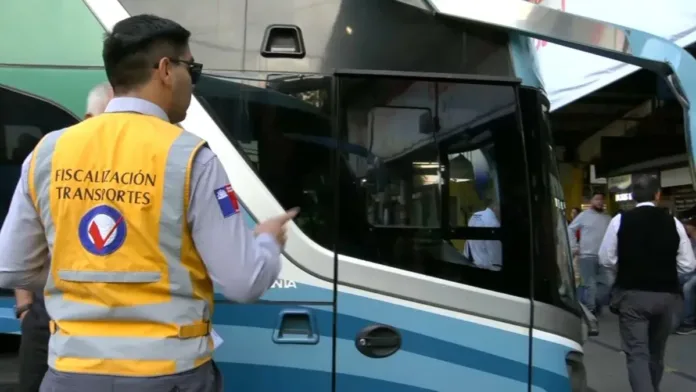 21 mil buses en circulación: Fiscalización en terminales por Año Nuevo. 21 mil buses en circulación: Fiscalización en terminales por Año Nuevo.