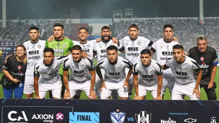 Central Córdoba celebra su triunfo en la Copa Argentina y el premio en efectivo. Central Córdoba celebra su triunfo en la Copa Argentina y el premio en efectivo.