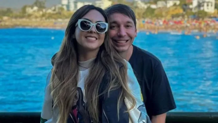 Rodrigo Gallina y Karina León: celebrando su amor en el momento más dulce. Rodrigo Gallina y Karina León: celebrando su amor en el momento más dulce.