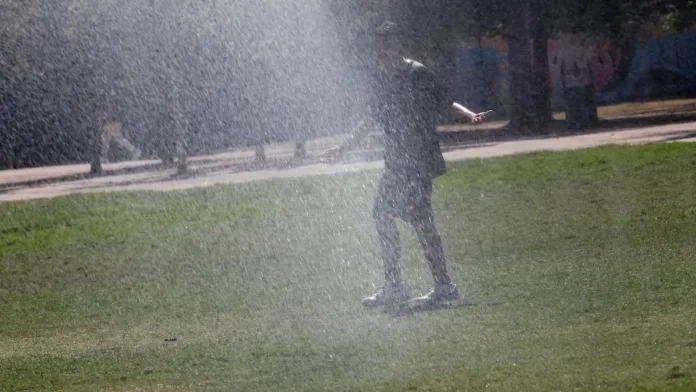 Calurosa Navidad en Santiago: termómetros podrían alcanzar casi 40 grados. Calurosa Navidad en Santiago: termómetros podrían alcanzar casi 40 grados.