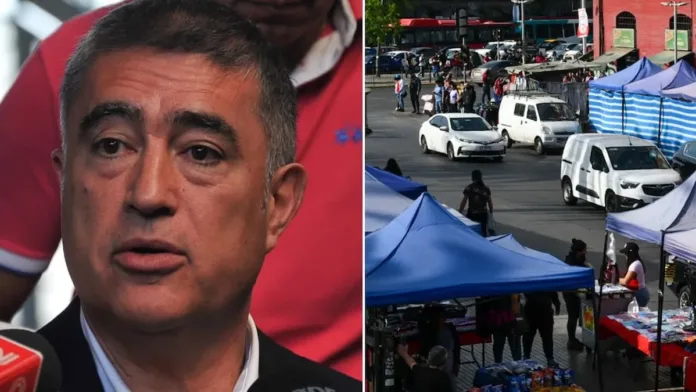 Mario Desbordes sobre el comercio ambulante en Santiago: "casi imposible" erradicarlo. Mario Desbordes sobre el comercio ambulante en Santiago: "casi imposible" erradicarlo.
