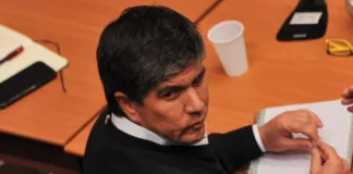 Fiscalía investiga a Manuel Monsalve por delitos sexuales y uso irregular de fondos.
