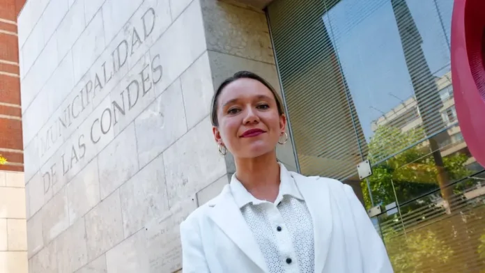 Auditoría revela uso de $45 mil millones en horas extras en Las Condes. Auditoría revela uso de $45 mil millones en horas extras en Las Condes.
