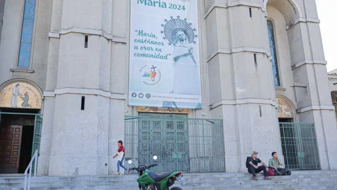 Hombre con quemaduras graves ingresa a la Catedral de Concepción Hombre con quemaduras graves ingresa a la Catedral de Concepción
