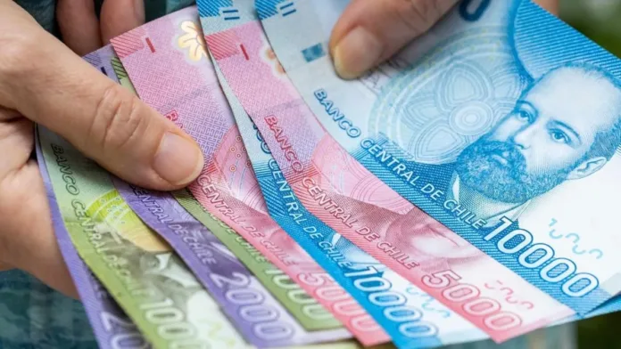 Diciembre en Chile: Madres reciben bonos y subsidios para mejorar pensiones.