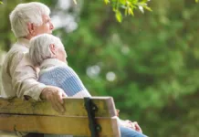 Bono Bodas de Oro 2023: $445.352 para parejas con 50 años de matrimonio.