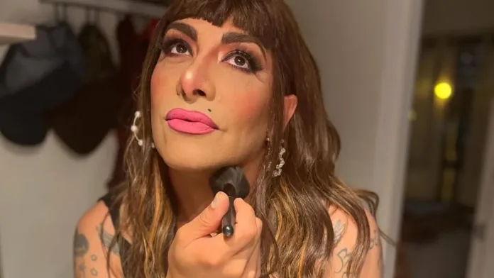 Botota Fox revela su transformación tras un exitoso procedimiento estético. Botota Fox revela su transformación tras un exitoso procedimiento estético.