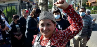 Contraloría ordena a Usach investigar a Elisa Loncon por uso de año sabático.