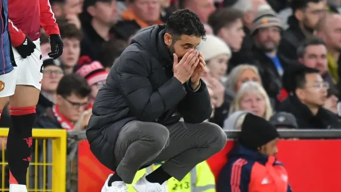 El entrenador del Manchester United admite el riesgo de descenso esta temporada. El entrenador del Manchester United admite el riesgo de descenso esta temporada.