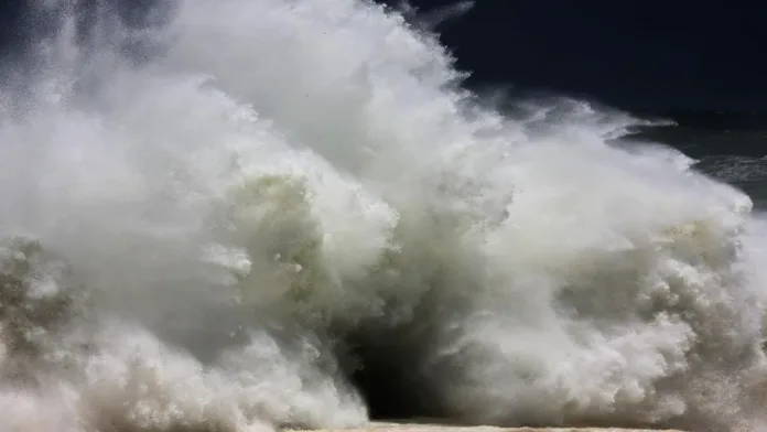 Alerta de marejadas en Chile: riesgo de daños en la zona norte del 3 al 6 de enero. Alerta de marejadas en Chile: riesgo de daños en la zona norte del 3 al 6 de enero.