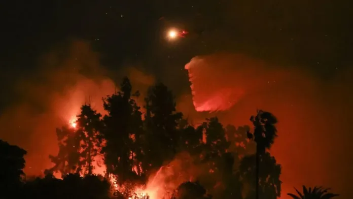 Incendios devastadores en Los Ángeles: 10 muertos y 10 Incendios devastadores en Los Ángeles: 10 muertos y 10