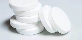 La aspirina en dosis bajas puede prevenir la reaparición del cáncer colorrectal.