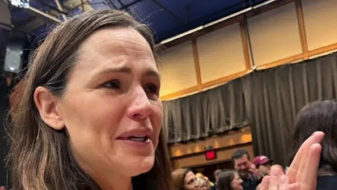 Jennifer Garner expresa su dolor tras la devastación de los incendios en California. Jennifer Garner expresa su dolor tras la devastación de los incendios en California.