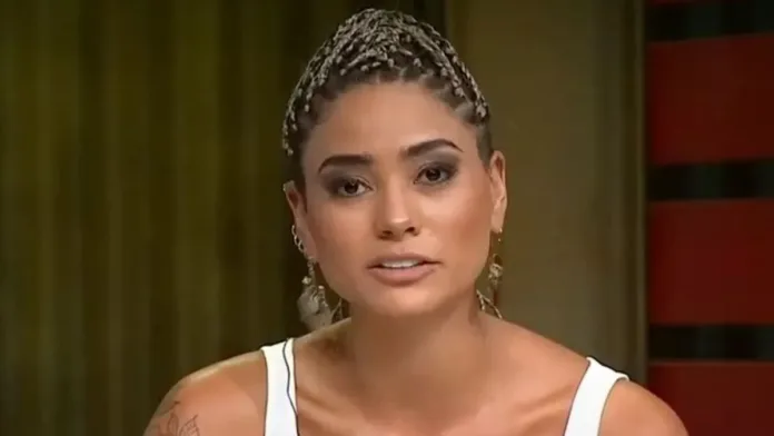 Camila Recabarren se reinventa y deja atrás su pasado con una drástica decisión. Camila Recabarren se reinventa y deja atrás su pasado con una drástica decisión.